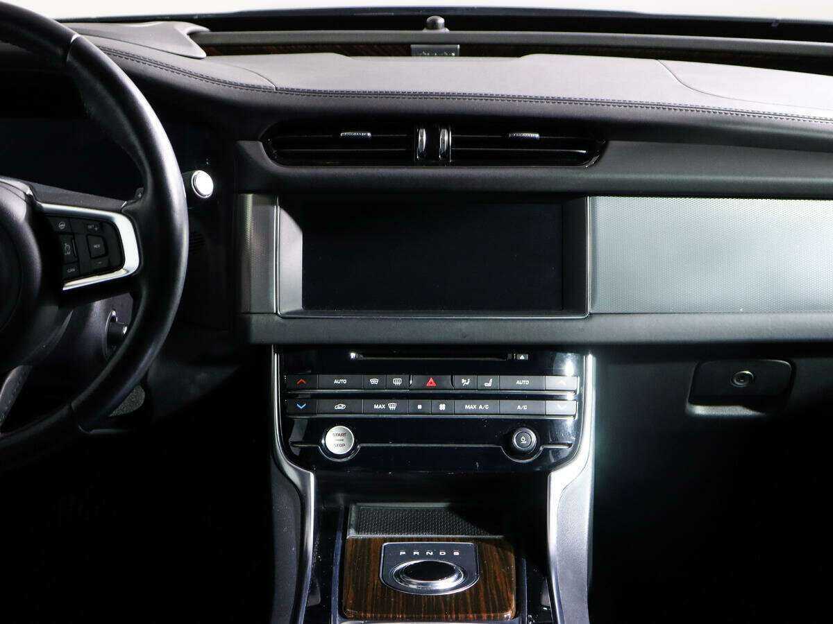 Купить Jaguar XF с пробегом. Фото: #11