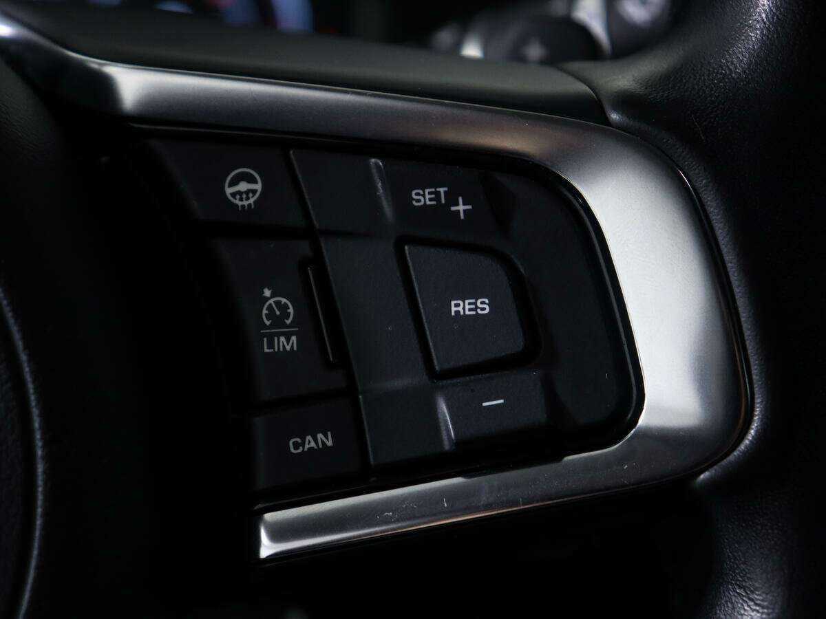 Купить Jaguar XF с пробегом. Фото: #20