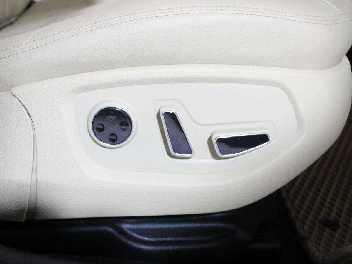 Купить Hyundai Genesis с пробегом. Фото: #12