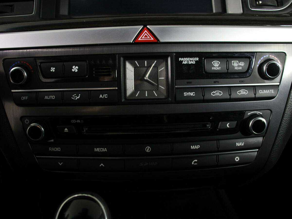 Купить Hyundai Genesis с пробегом. Фото: #22