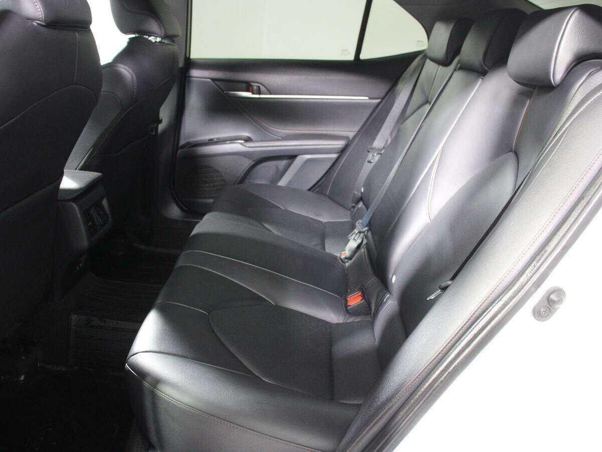 Купить Toyota Camry с пробегом. Фото: #9