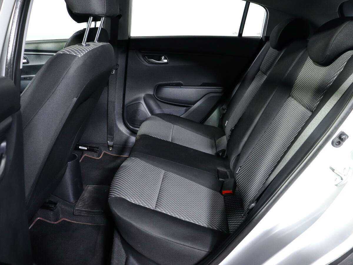 Купить Kia Rio с пробегом. Фото: #9