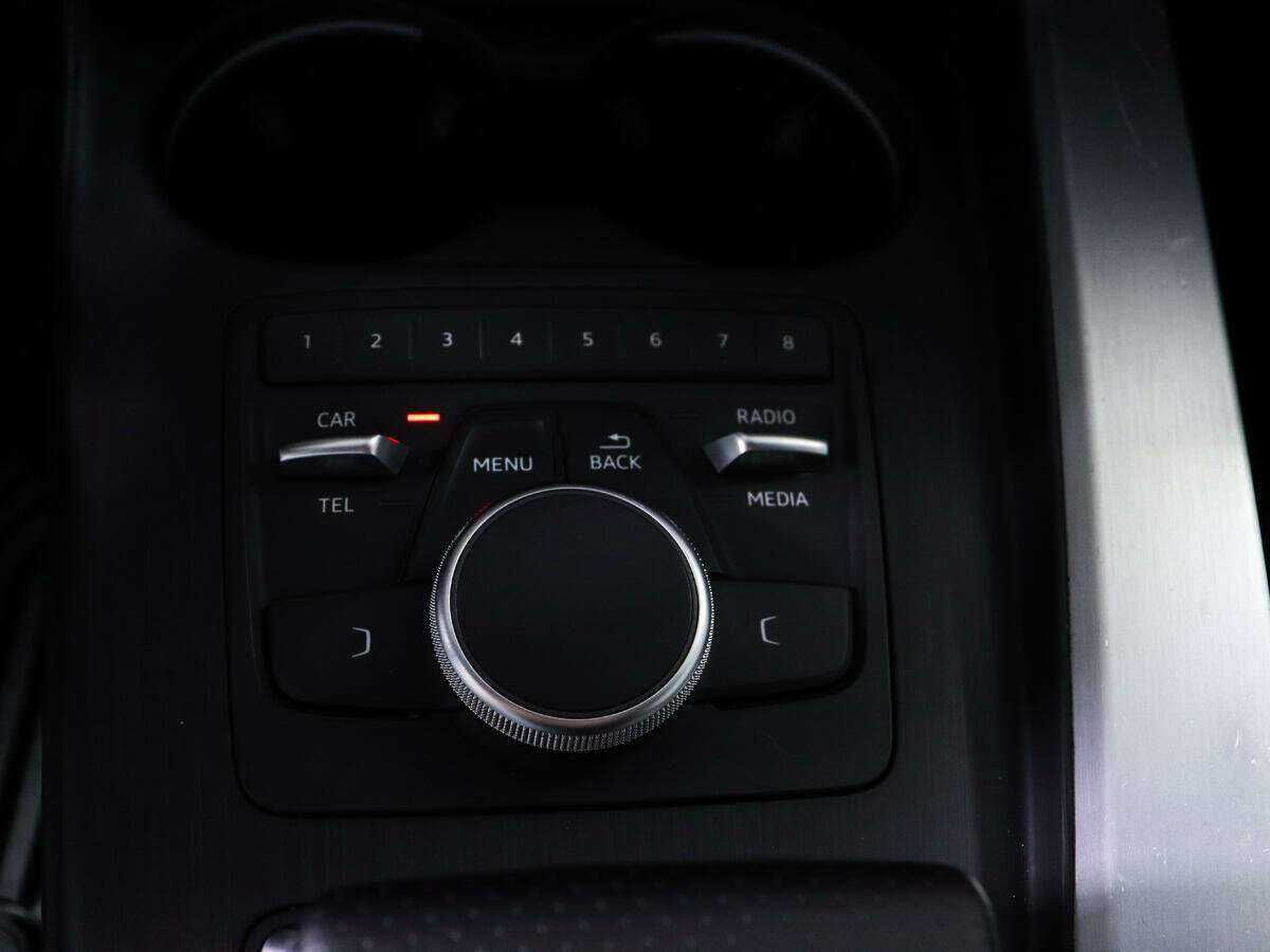 Купить Audi A4 с пробегом. Фото: #13