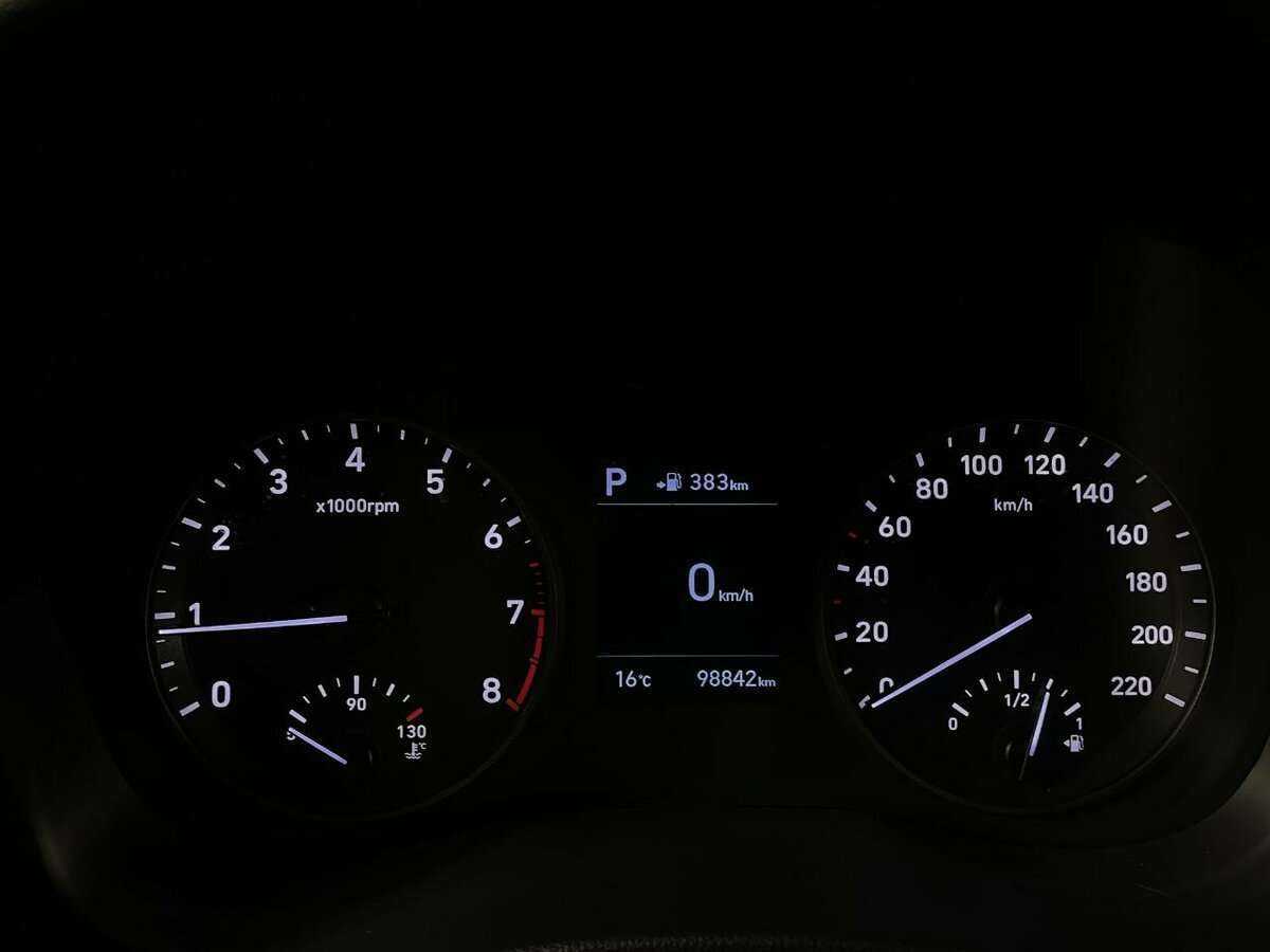 Купить Hyundai Solaris с пробегом. Фото: #10