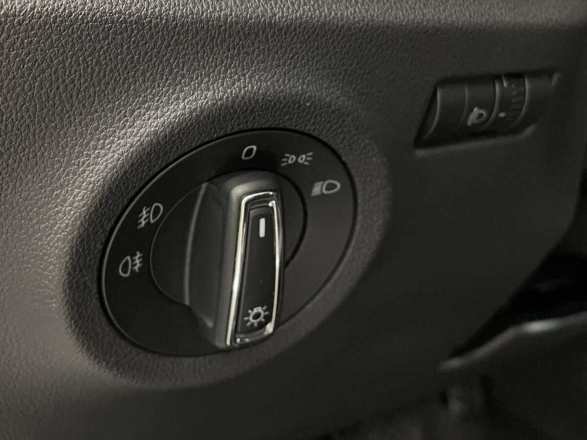 Купить Skoda Rapid с пробегом. Фото: #8