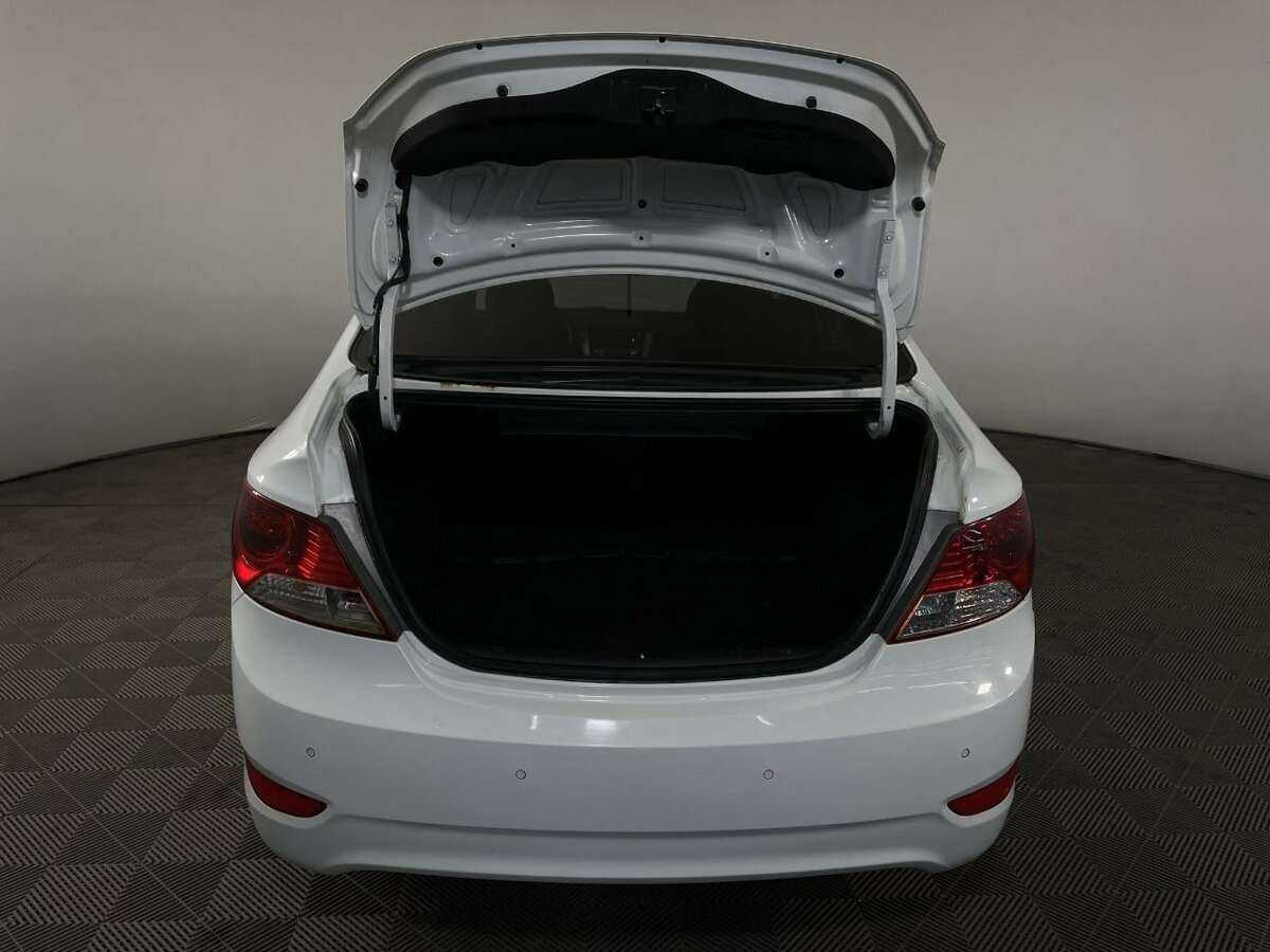 Купить Hyundai Solaris с пробегом. Фото: #17