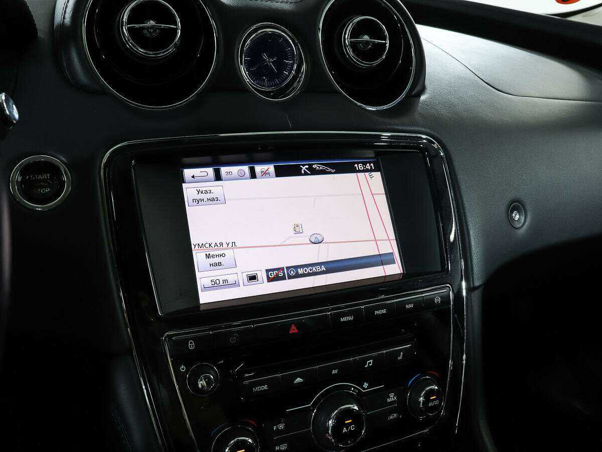 Купить Jaguar XJ с пробегом. Фото: #14