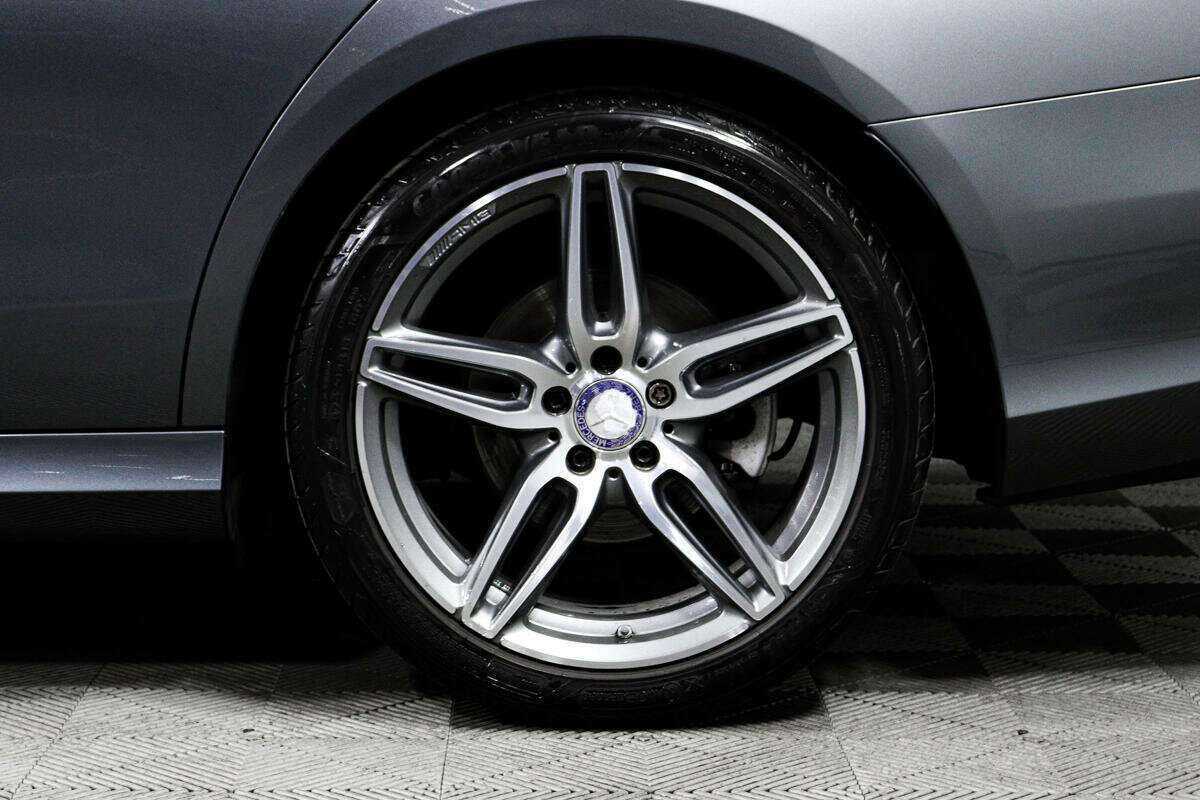 Купить Mercedes-Benz E-Класс с пробегом. Фото: #13