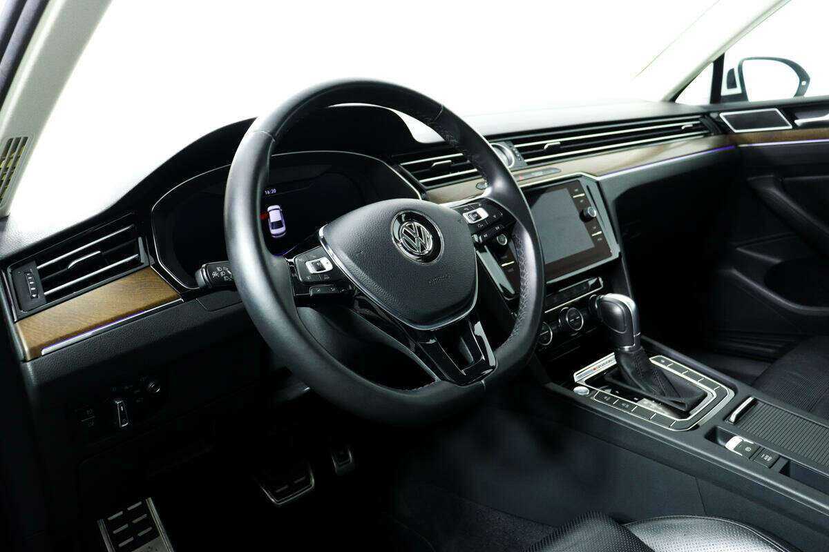 Купить Volkswagen Passat с пробегом. Фото: #11