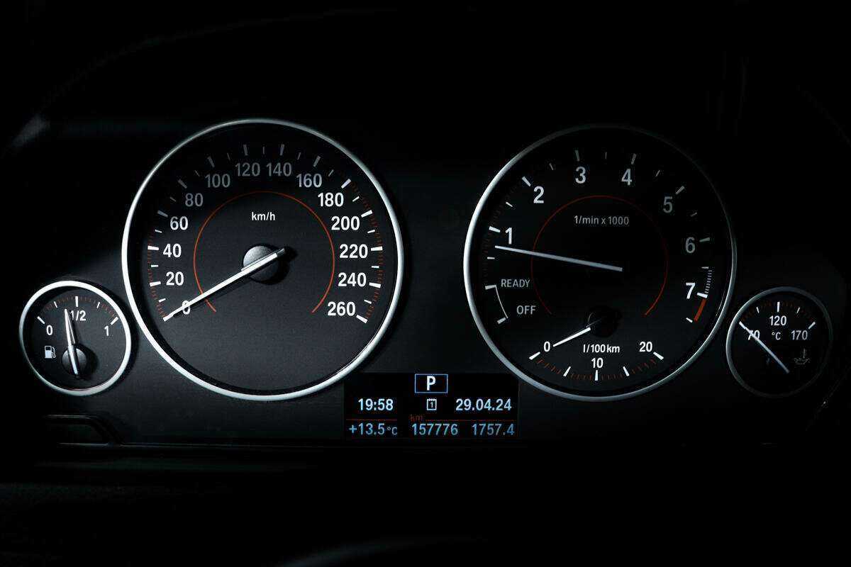 Купить BMW 3 серии с пробегом. Фото: #9