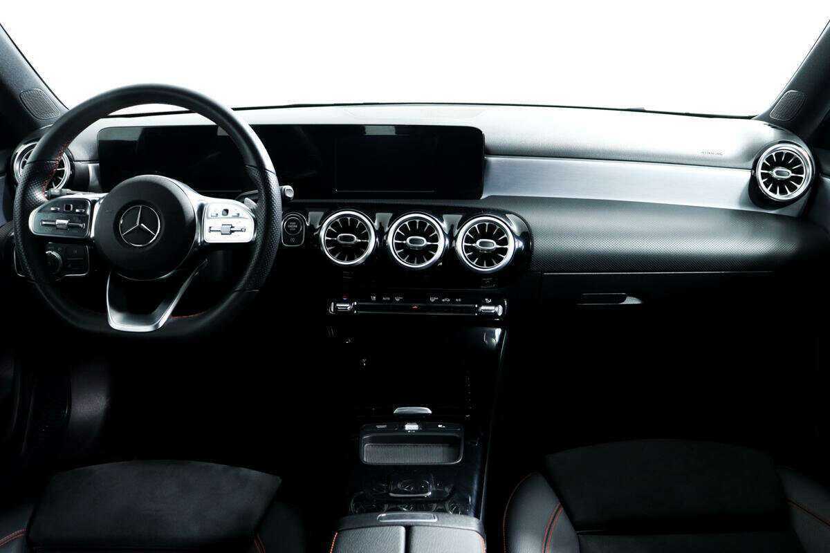 Купить Mercedes-Benz A-Класс с пробегом. Фото: #9