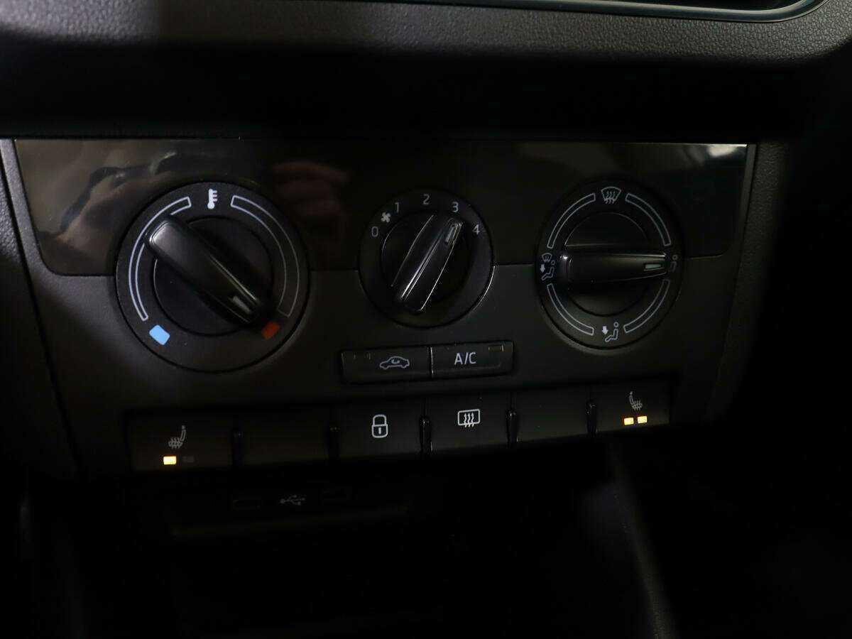 Купить Skoda Rapid с пробегом. Фото: #15