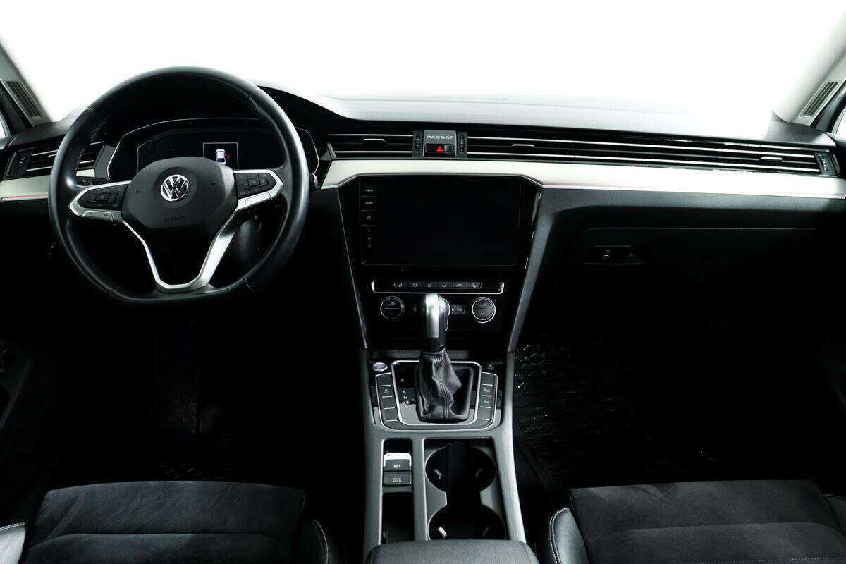Купить Volkswagen Passat с пробегом. Фото: #10