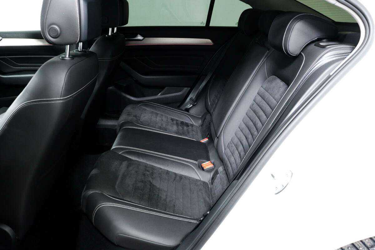 Купить Volkswagen Passat с пробегом. Фото: #11