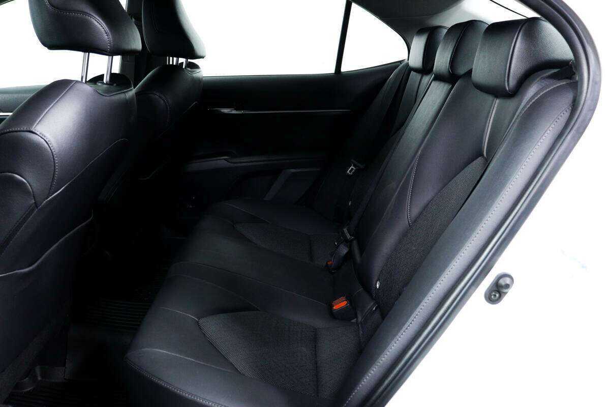 Купить Toyota Camry с пробегом. Фото: #11