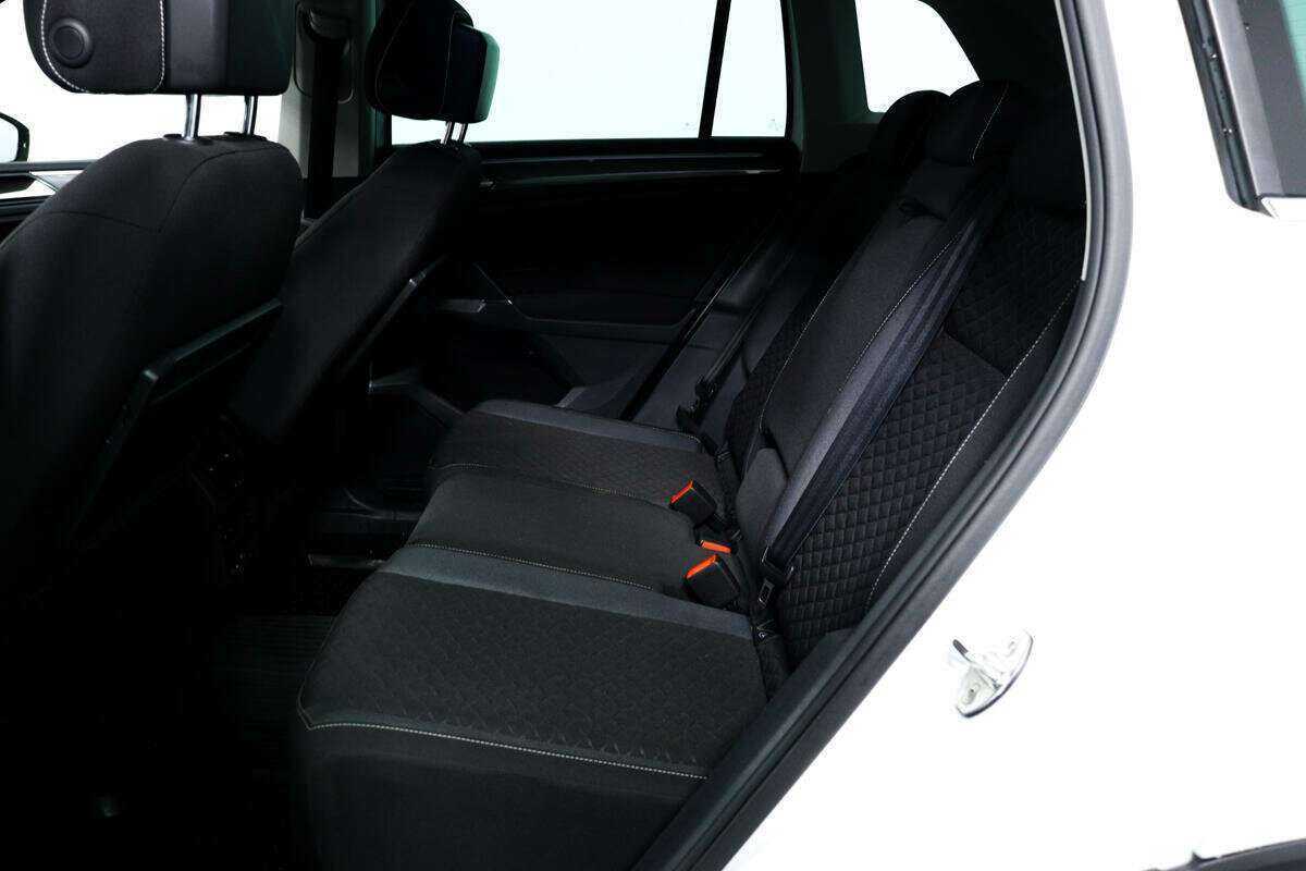 Купить Volkswagen Tiguan с пробегом. Фото: #10