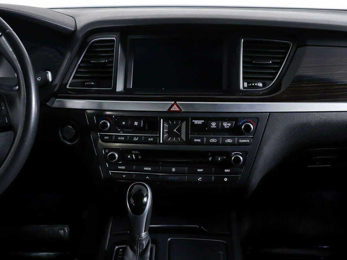 Купить Hyundai Genesis с пробегом. Фото: #11