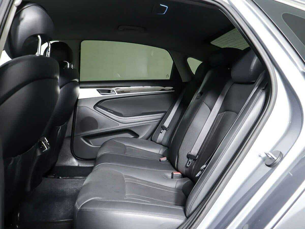 Купить Hyundai Genesis с пробегом. Фото: #12