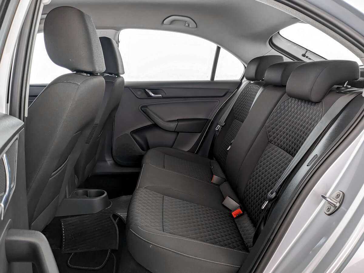 Купить Skoda Rapid с пробегом. Фото: #8