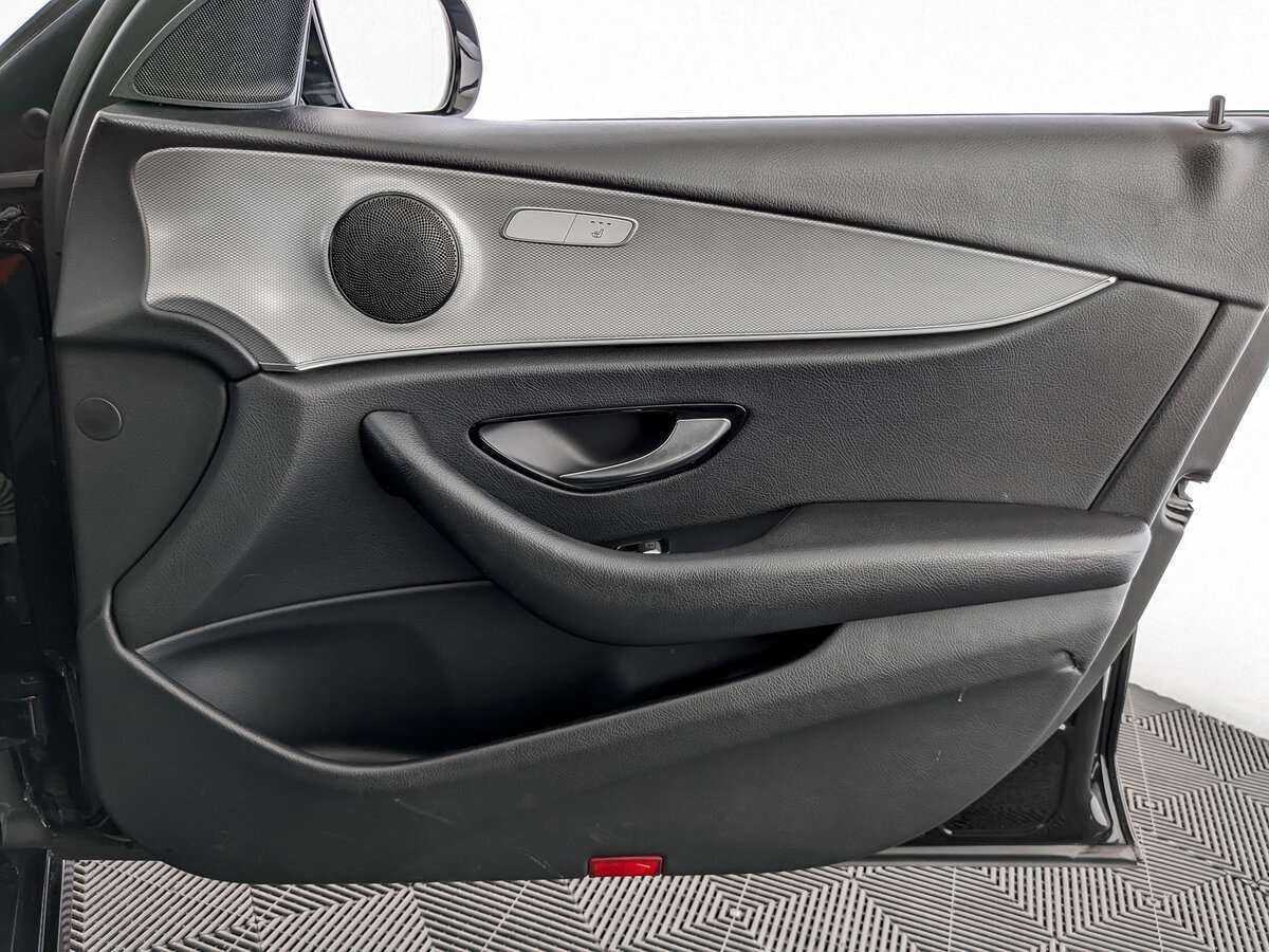 Купить Mercedes-Benz E-Класс с пробегом. Фото: #20