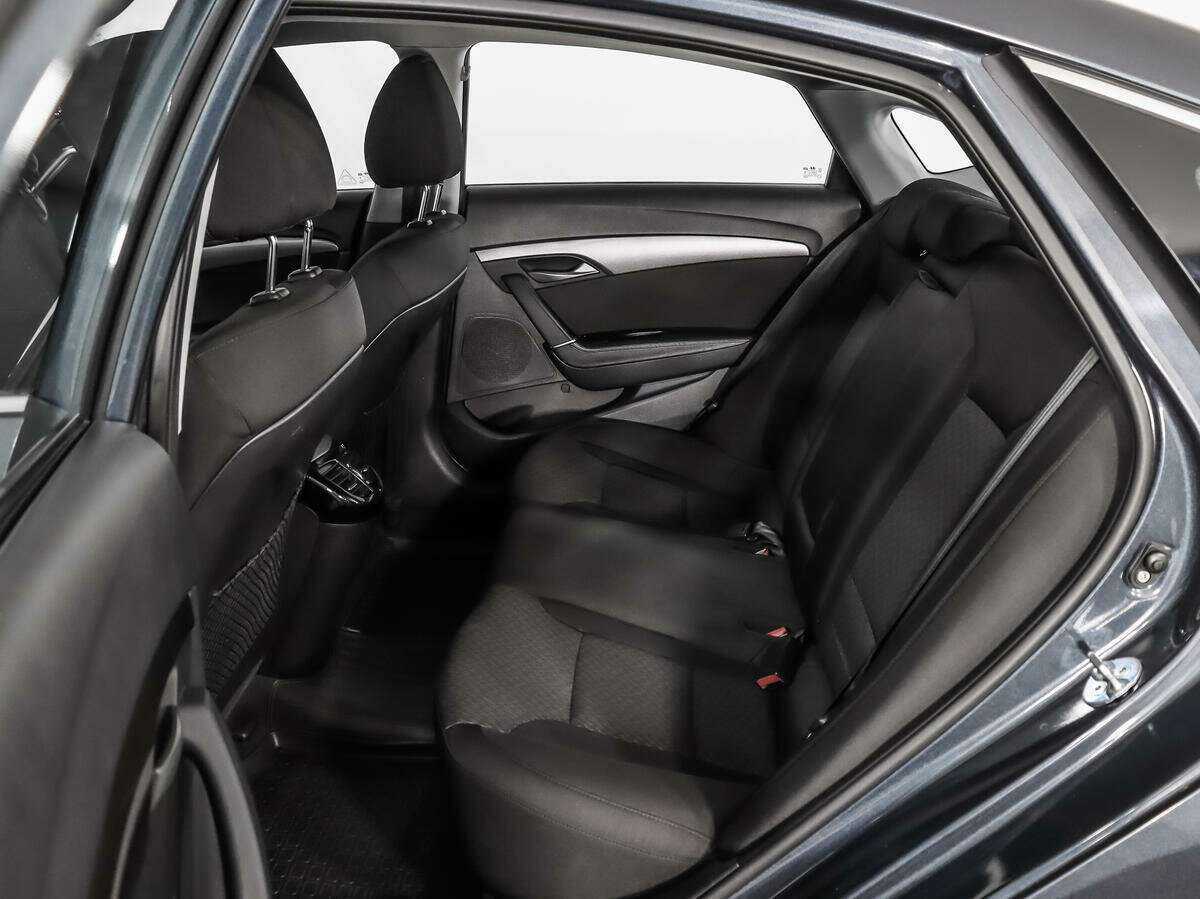 Купить Hyundai i40 с пробегом. Фото: #9