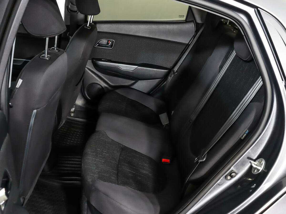 Купить Kia Rio с пробегом. Фото: #9