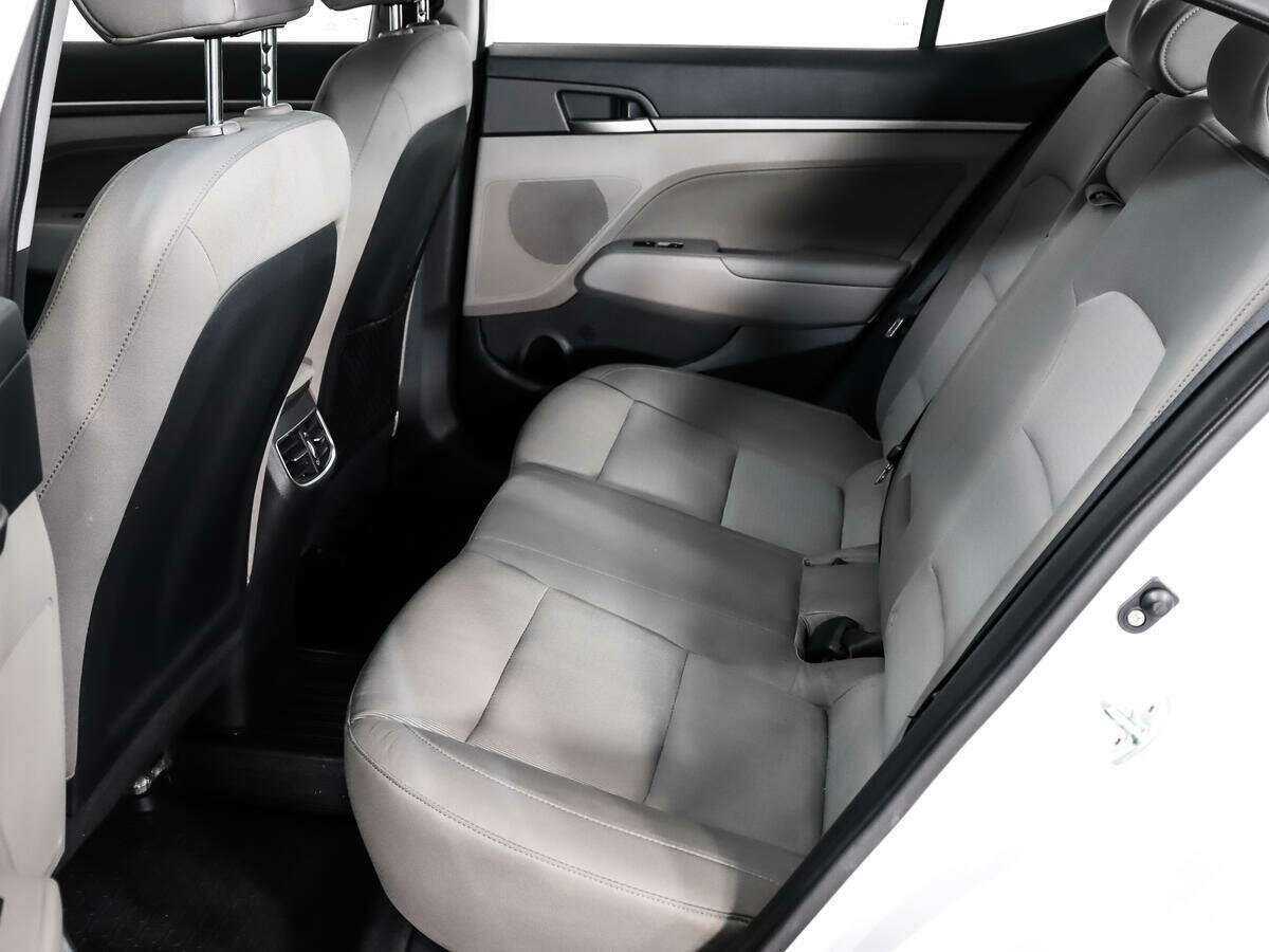 Купить Hyundai Elantra с пробегом. Фото: #9