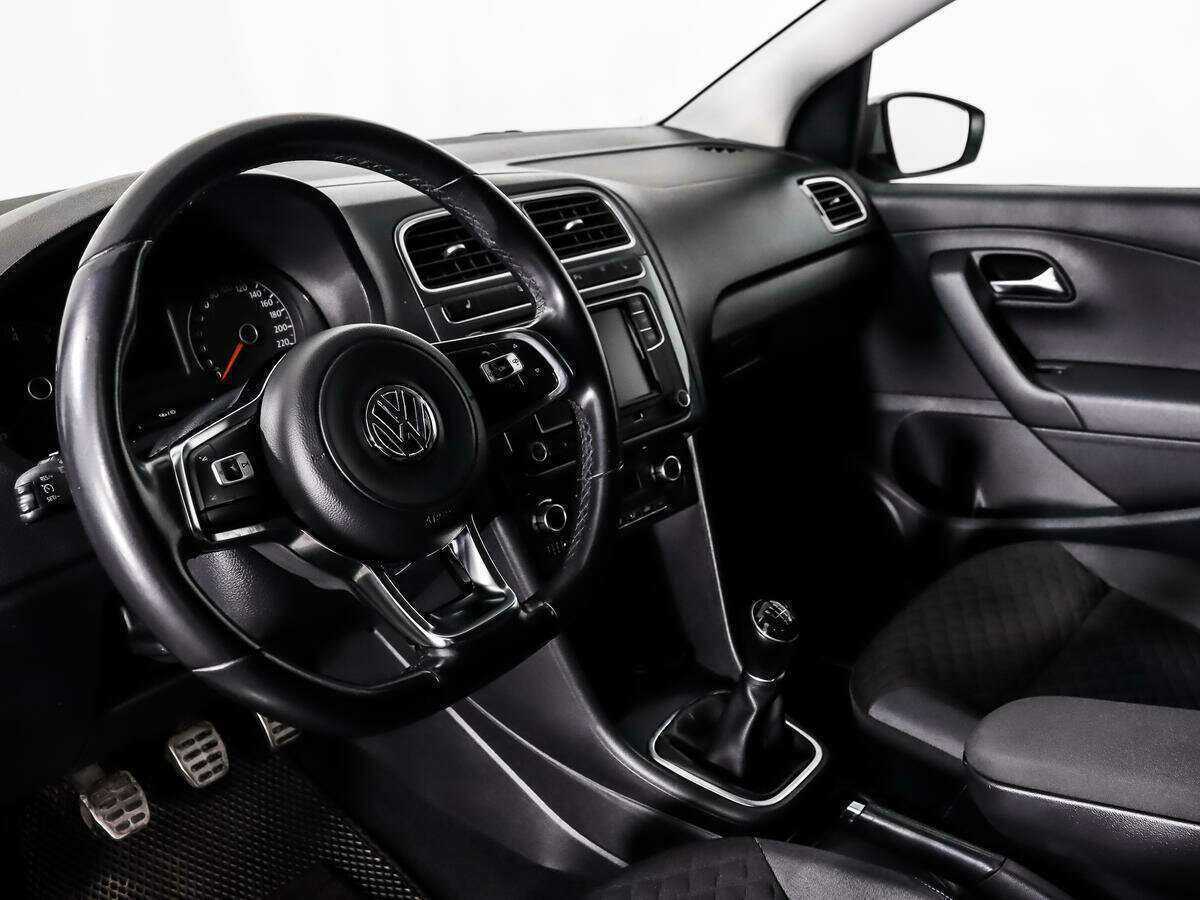 Купить Volkswagen Polo с пробегом. Фото: #8