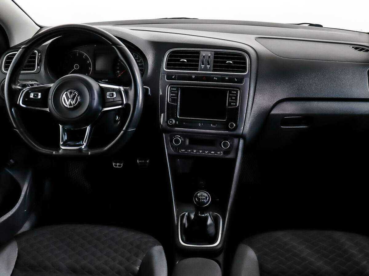 Купить Volkswagen Polo с пробегом. Фото: #11