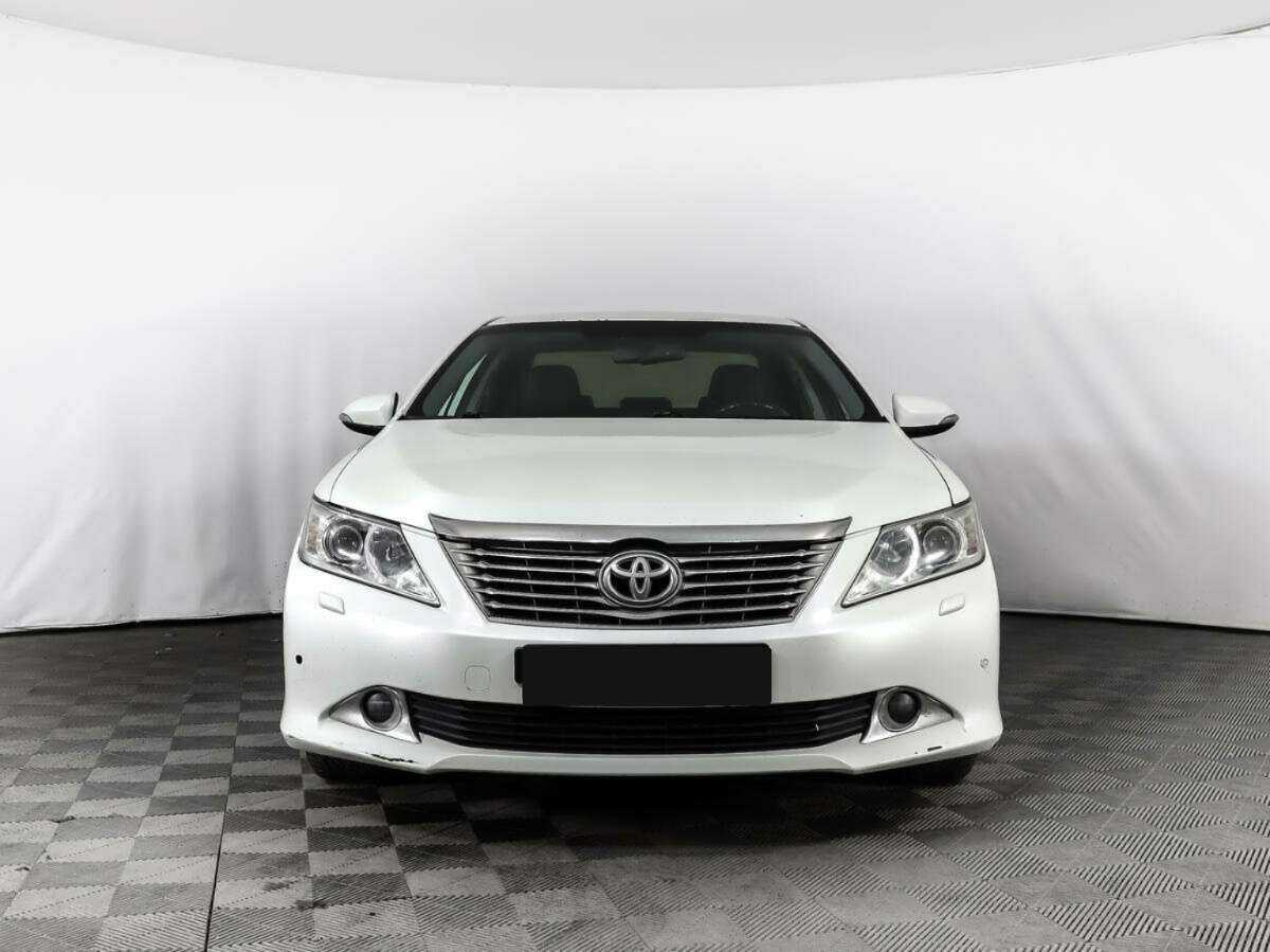Купить Toyota Camry с пробегом. Фото: #1