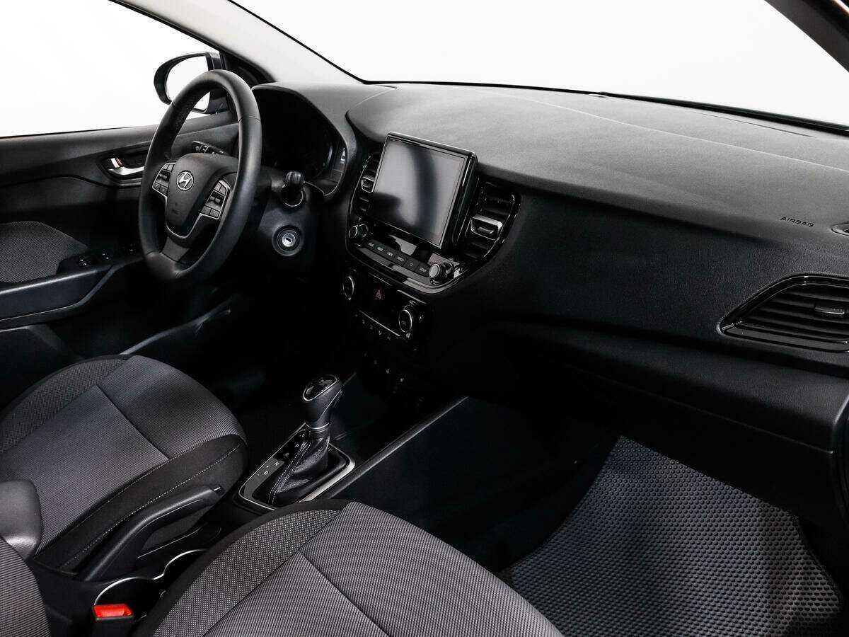 Купить Hyundai Solaris с пробегом. Фото: #10