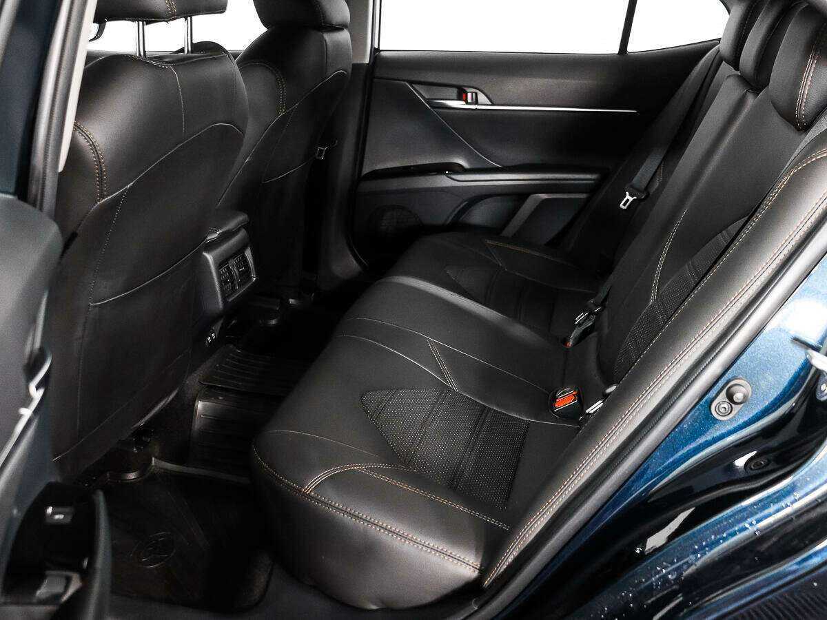 Купить Toyota Camry с пробегом. Фото: #8