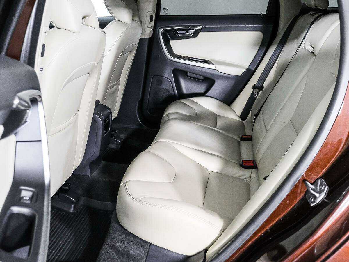 Купить Volvo XC60 с пробегом. Фото: #11