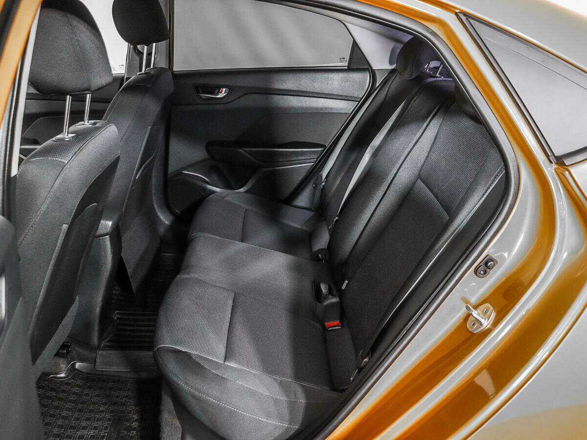 Купить Hyundai Solaris с пробегом. Фото: #9