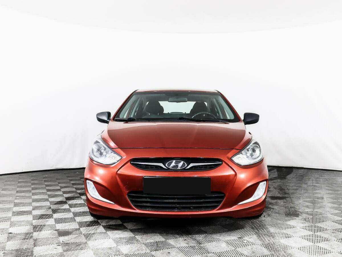 Купить Hyundai Solaris с пробегом. Фото: #1