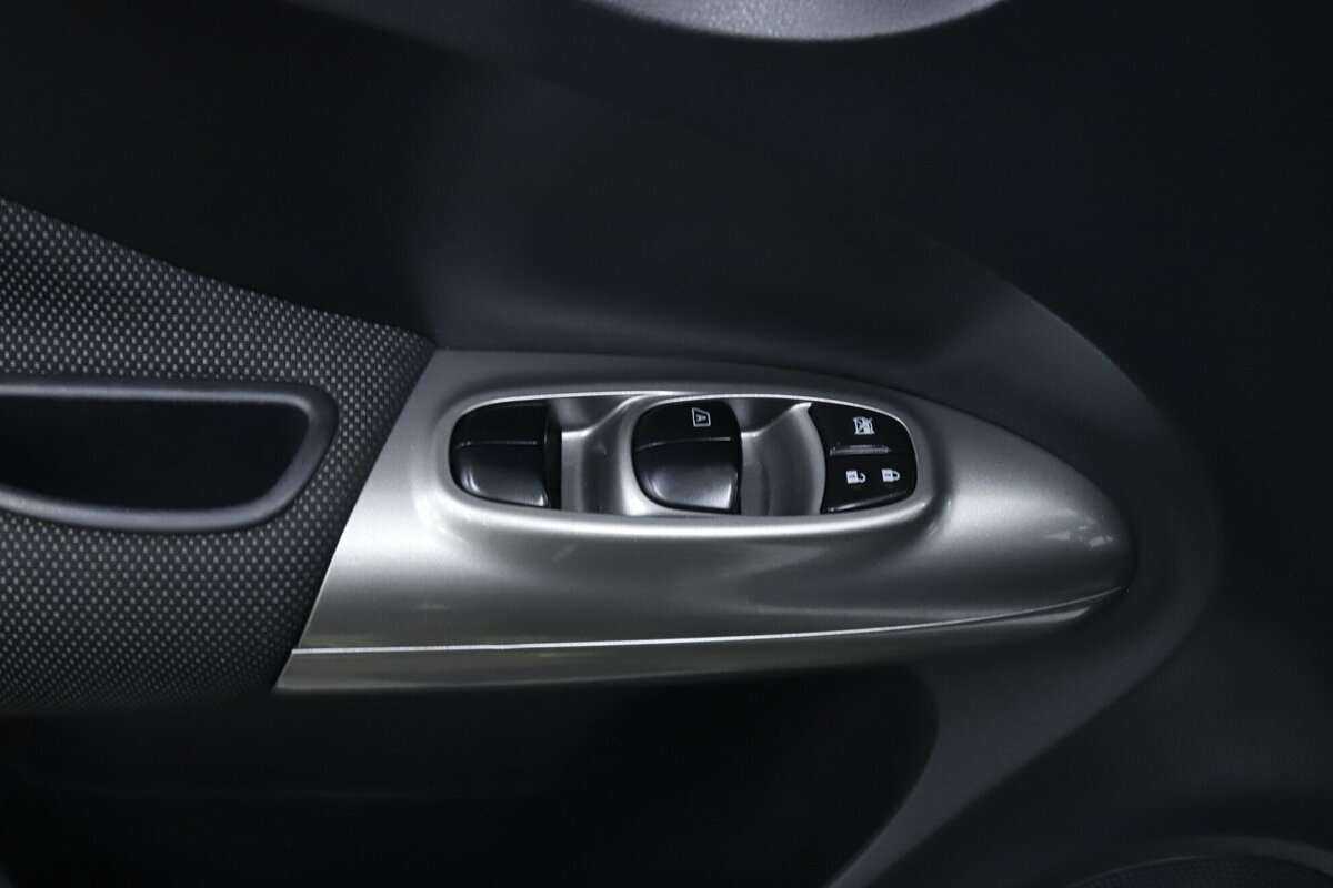 Купить Nissan Juke с пробегом. Фото: #9