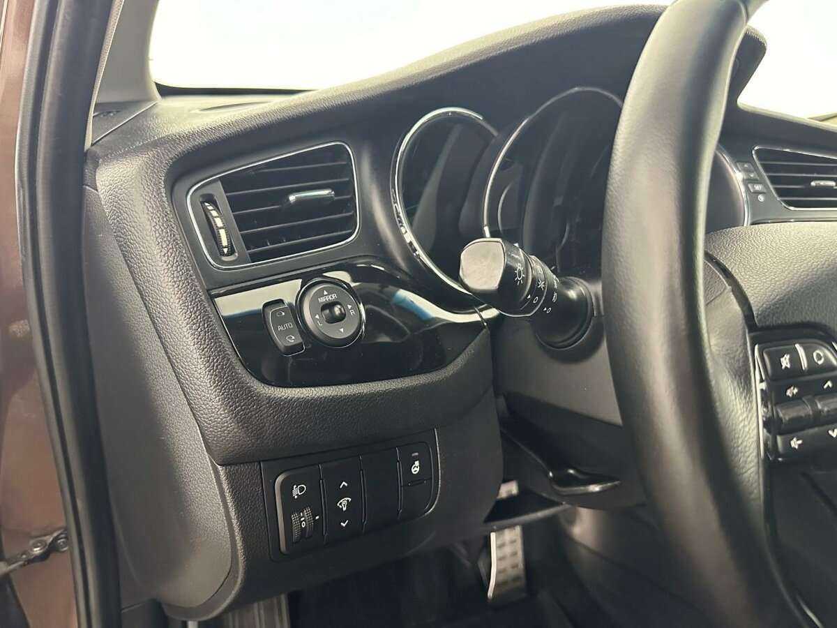 Купить Kia Ceed с пробегом. Фото: #8