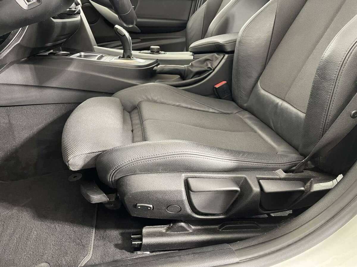 Купить BMW 3 серии с пробегом. Фото: #9