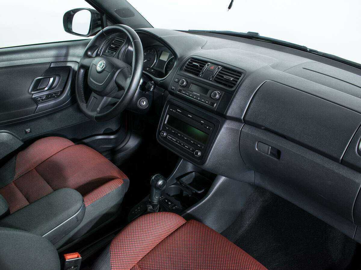 Купить Skoda Fabia с пробегом. Фото: #8