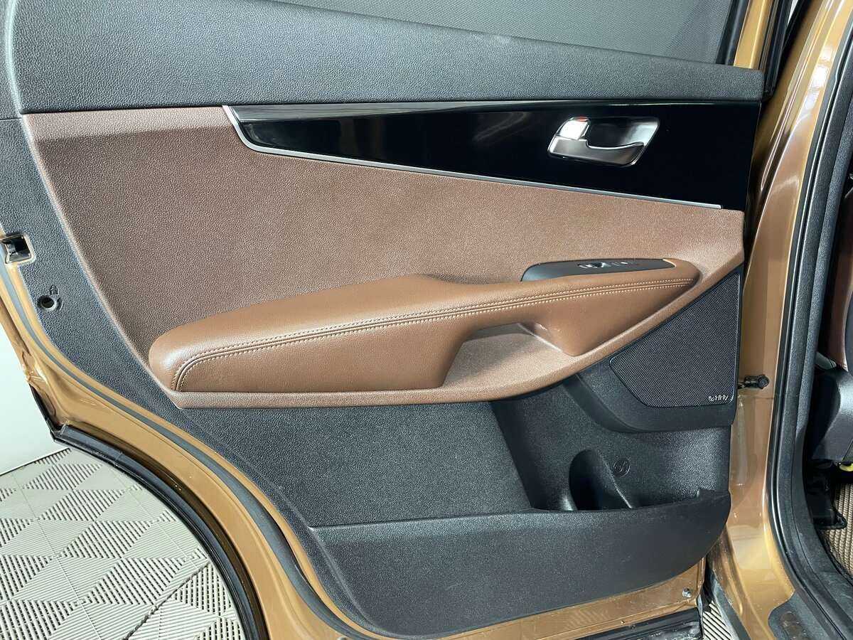 Купить Kia Sorento с пробегом. Фото: #25