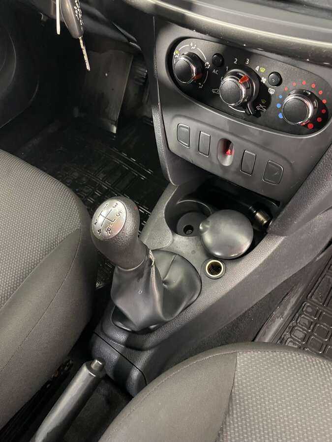 Купить Renault Logan с пробегом. Фото: #18