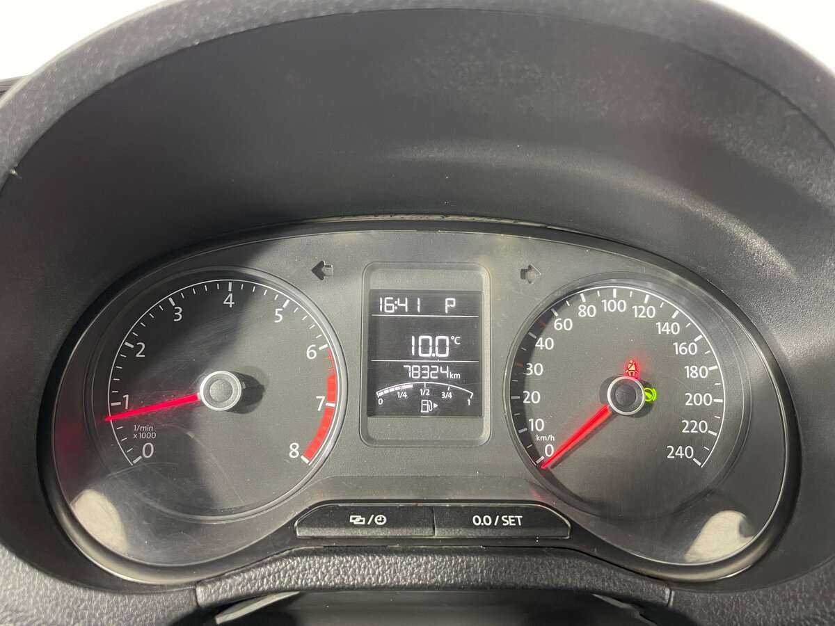 Купить Volkswagen Polo с пробегом. Фото: #11