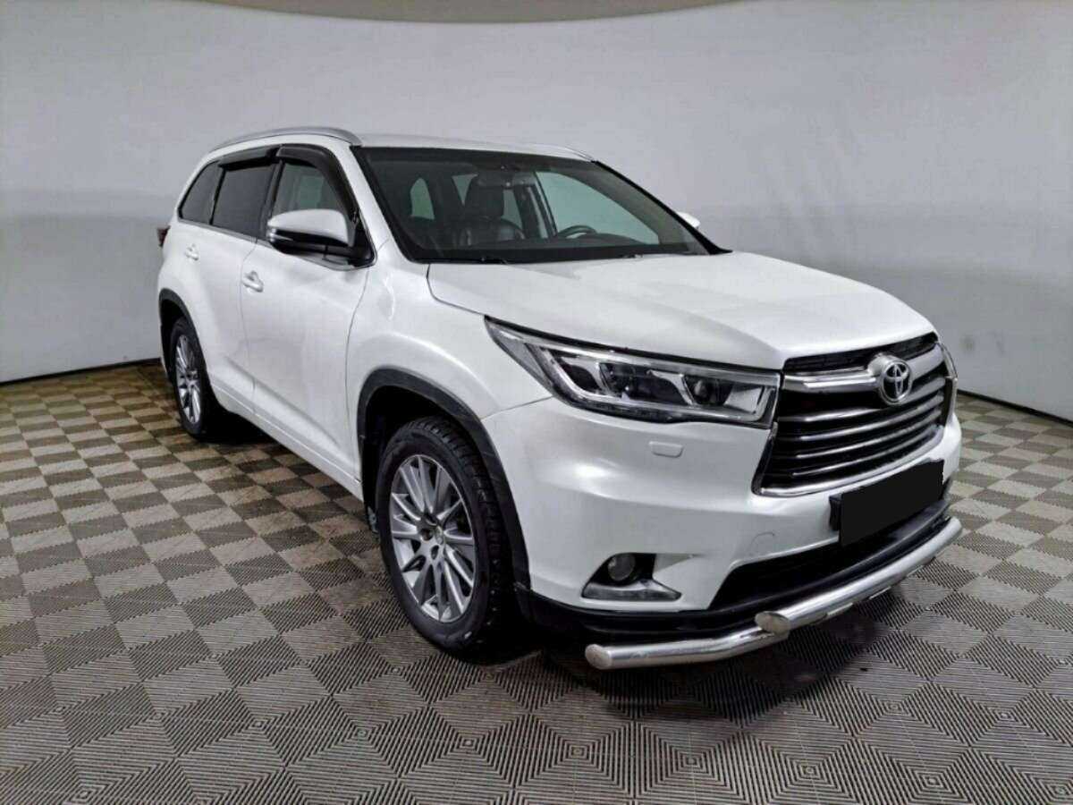 Купить Toyota Highlander с пробегом. Фото: #2