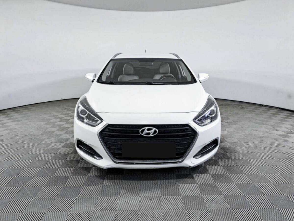 Купить Hyundai i40 с пробегом. Фото: #1