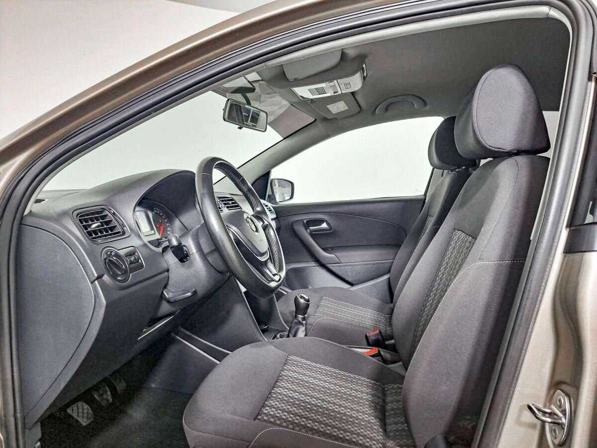 Купить Volkswagen Polo с пробегом. Фото: #12