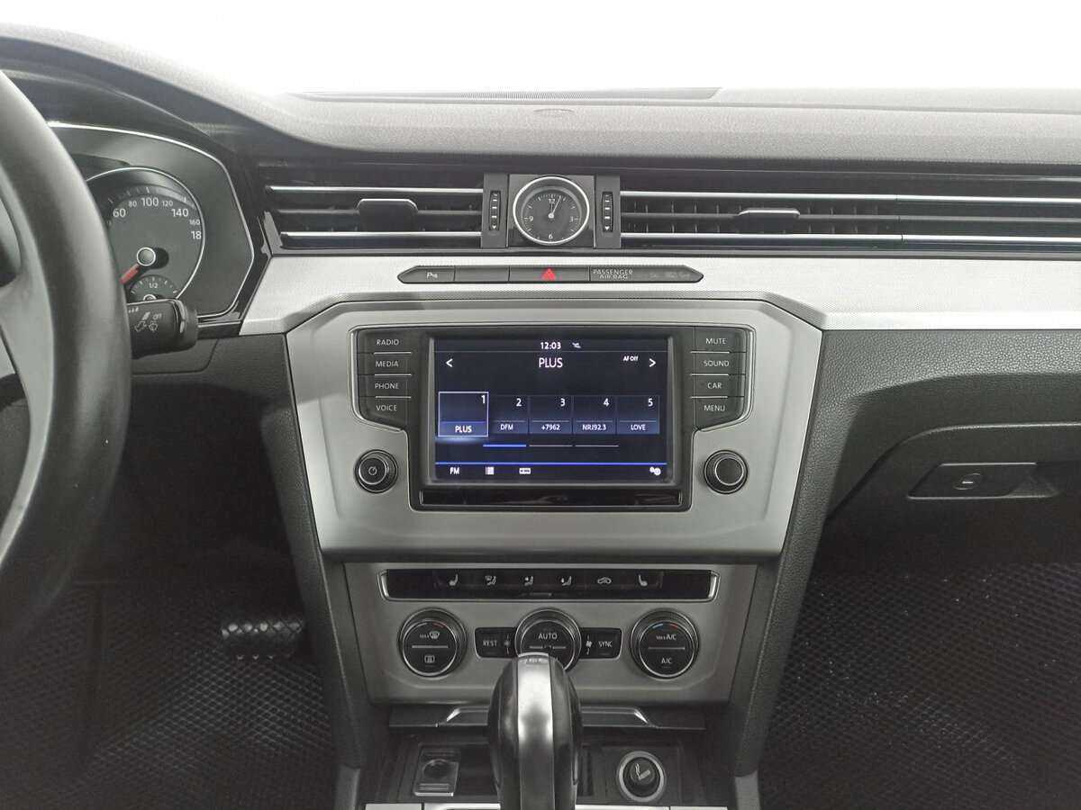 Купить Volkswagen Passat с пробегом. Фото: #12