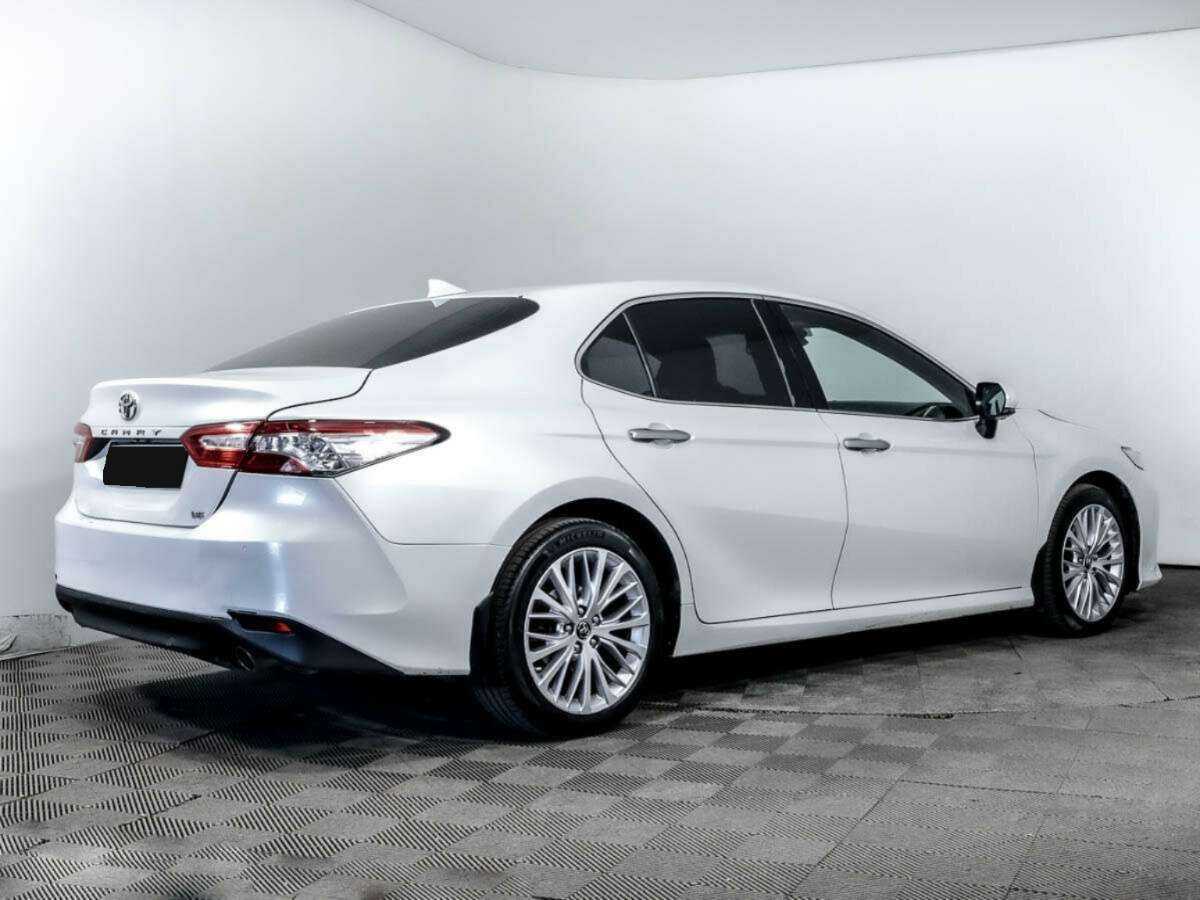 Купить Toyota Camry с пробегом. Фото: #3