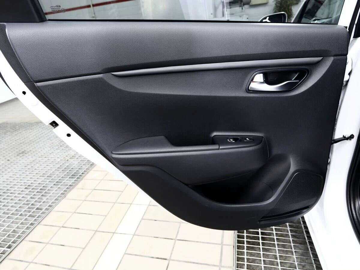 Купить Kia Rio с пробегом. Фото: #10