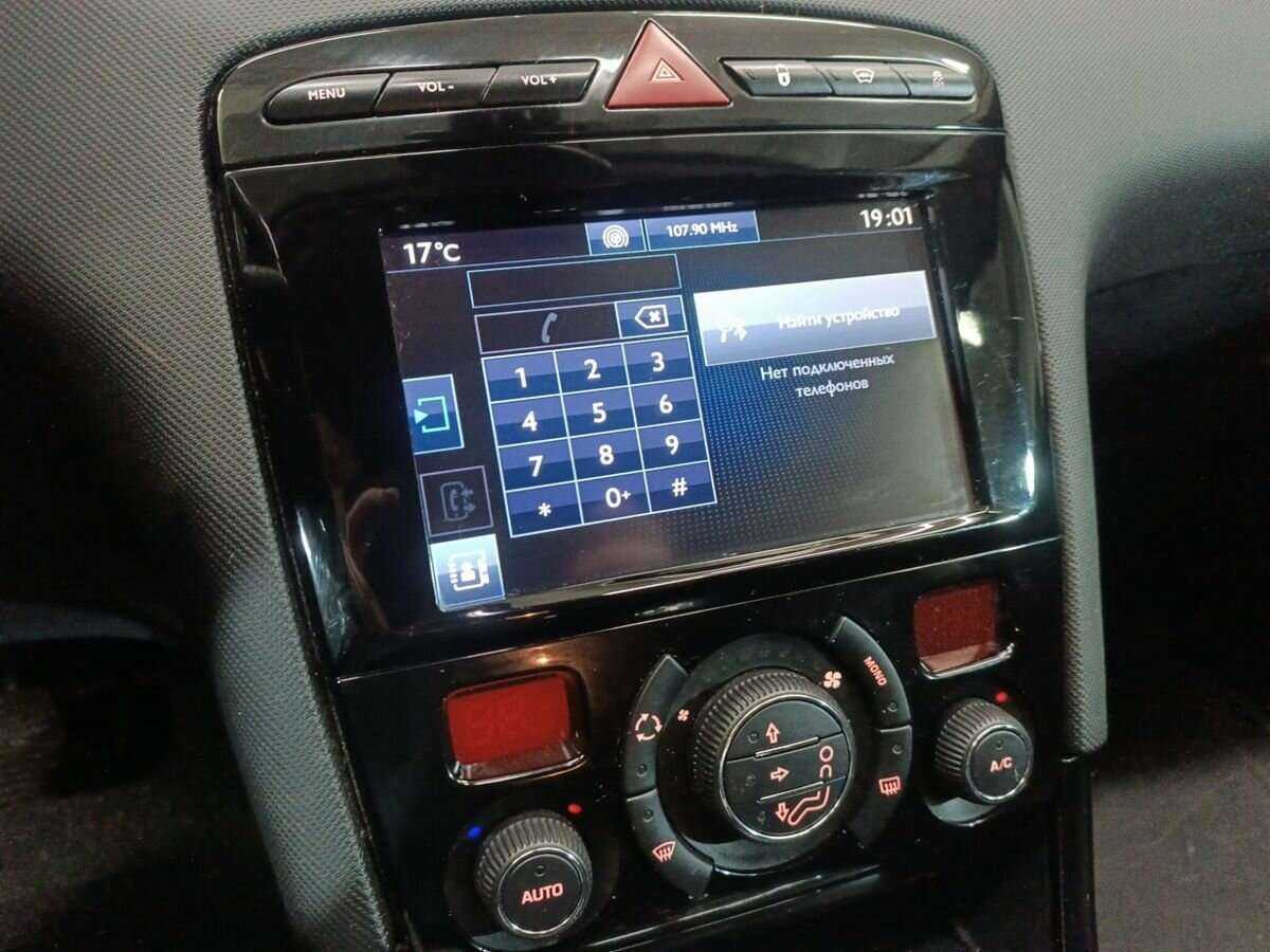 Купить Peugeot 408 с пробегом. Фото: #12