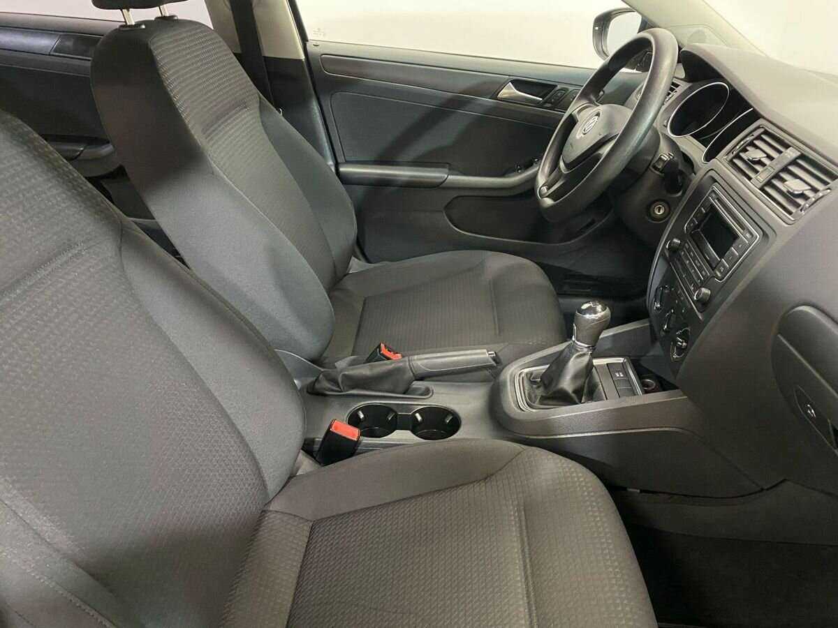 Купить Volkswagen Jetta с пробегом. Фото: #9